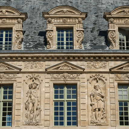 THE SECRETS OF ART DECO IN PARIS